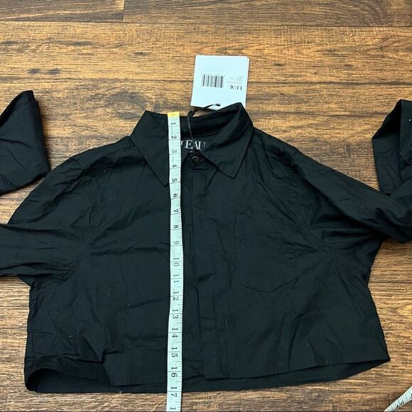 Leau coval cropped button up black top - Picture 8 of 9